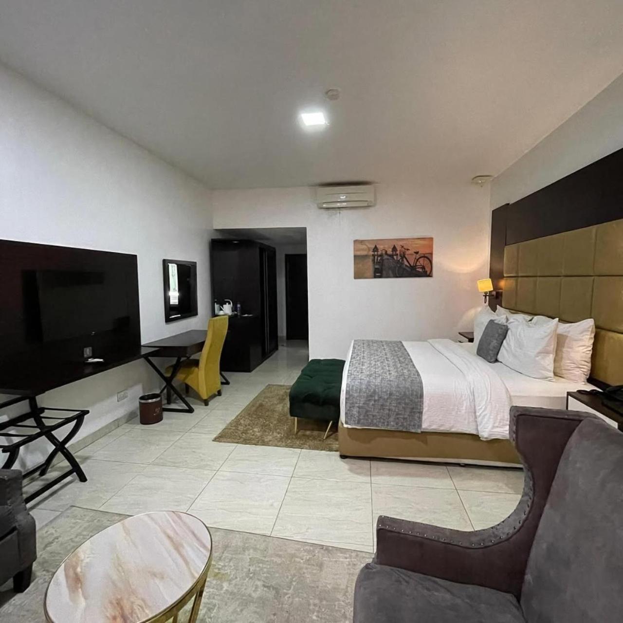 Hotel Olive Aero Near Delhi Airport