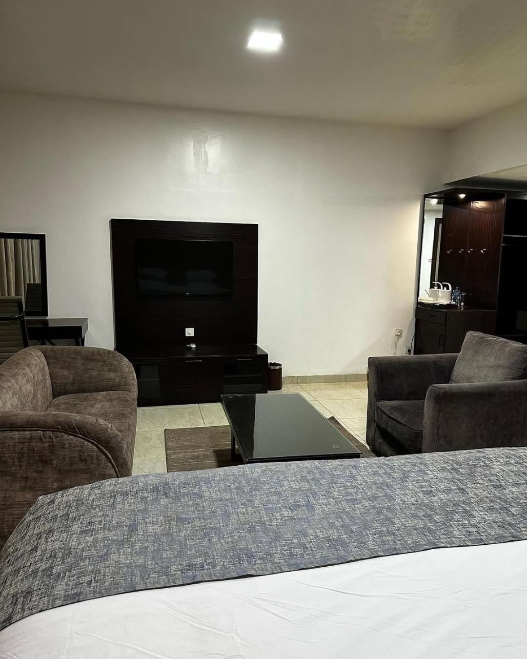 Olive Aero Near Delhi Airport Hotel 4*