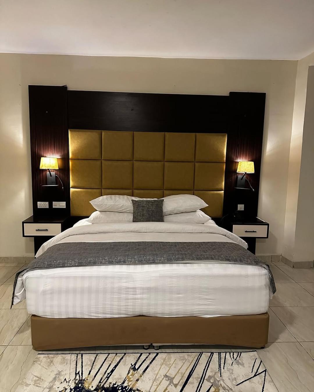 Hotel Olive Aero Near Delhi Airport 4*