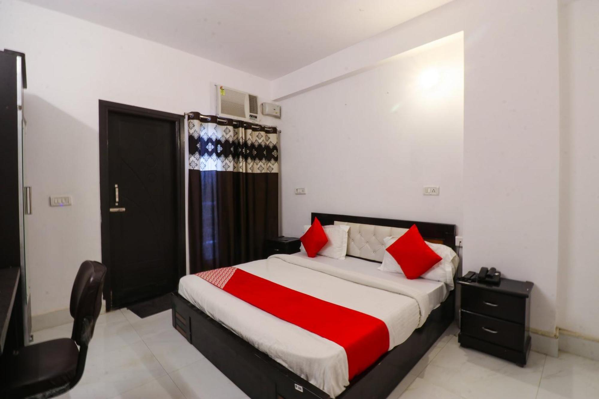 O Silver Palace Near Dwarka Sector 9 Metro Station Hotel 3*