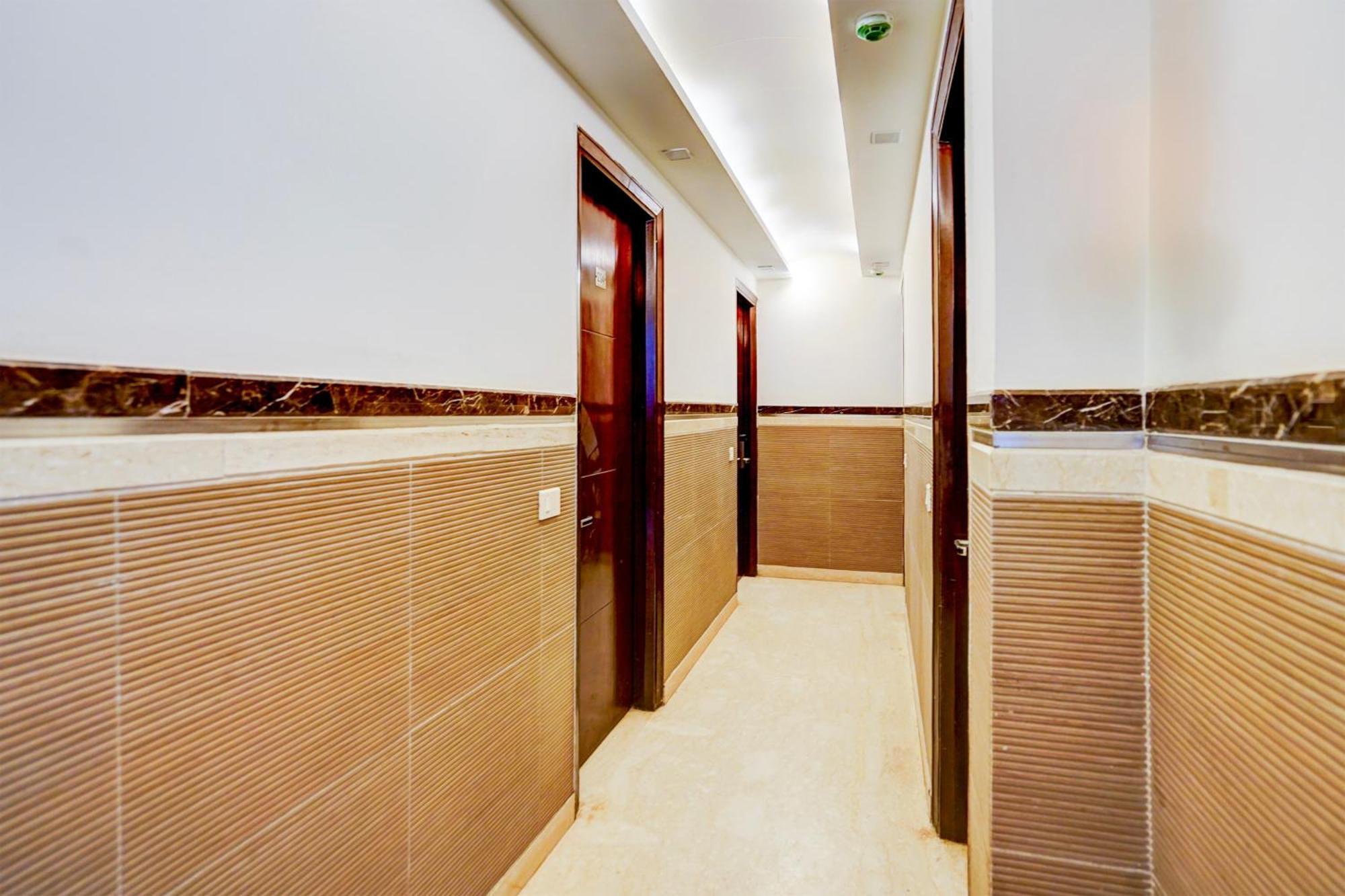 Super O Rohini Sector 24 Hotel 3*