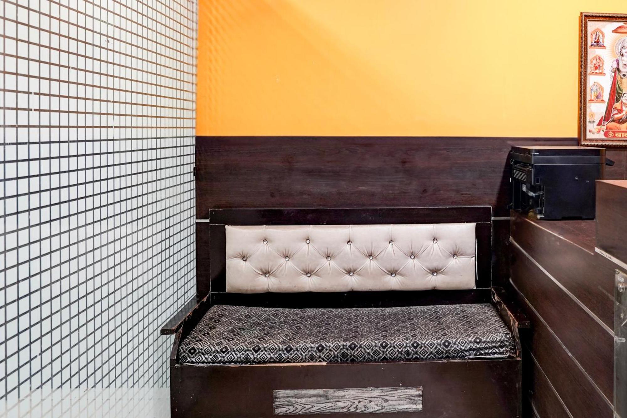Hotel Super O Rohini Sector 24 3*