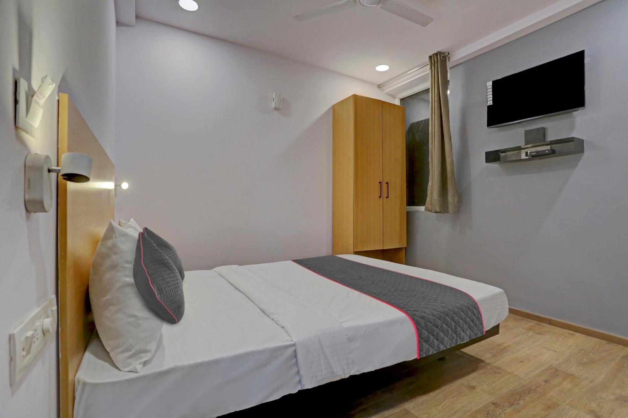 Collection O County Hotel Delhi (National Capital Territory of India)