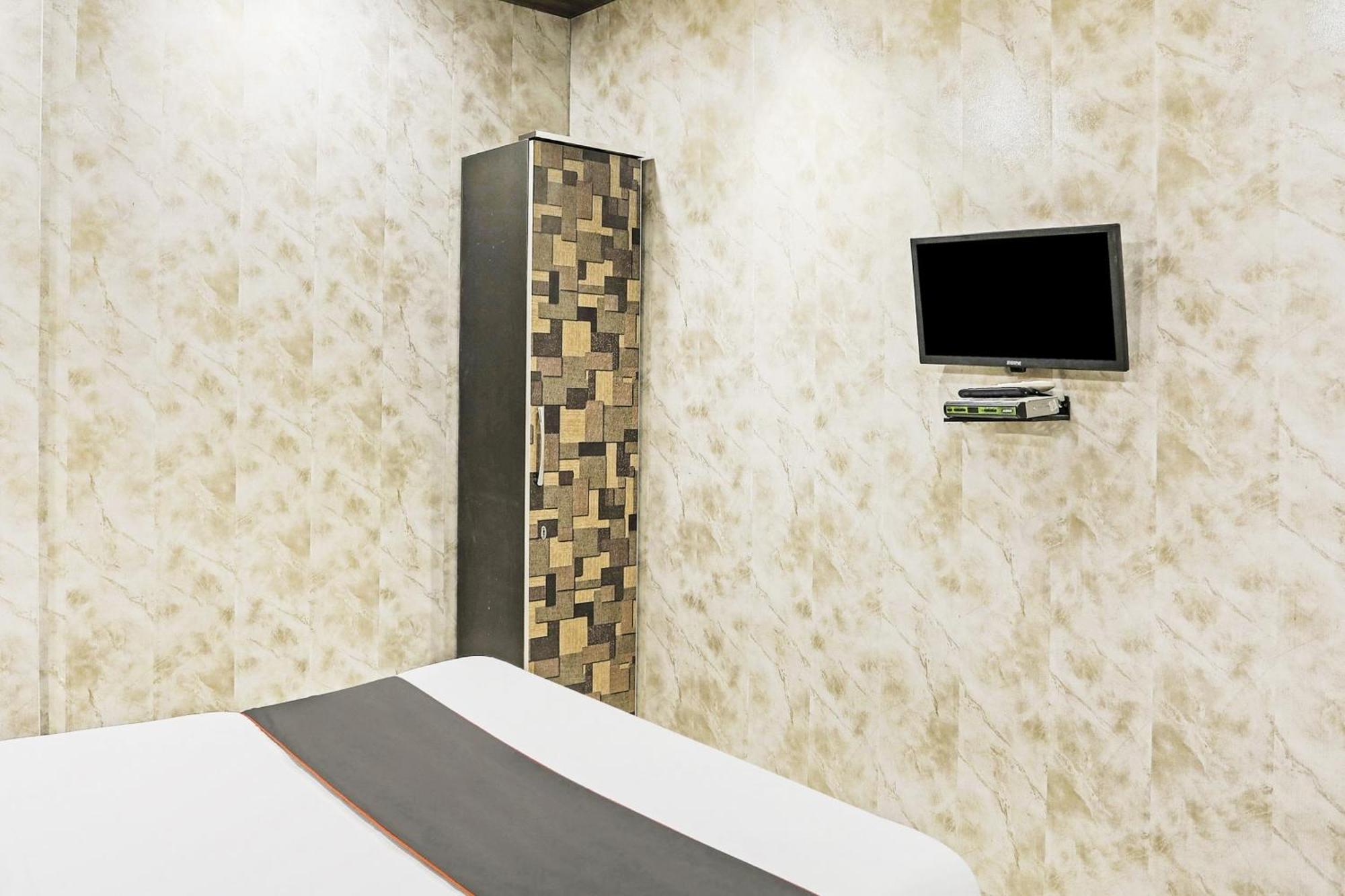 O Kashish Residency Near Model Town Metro Station Nova Deli