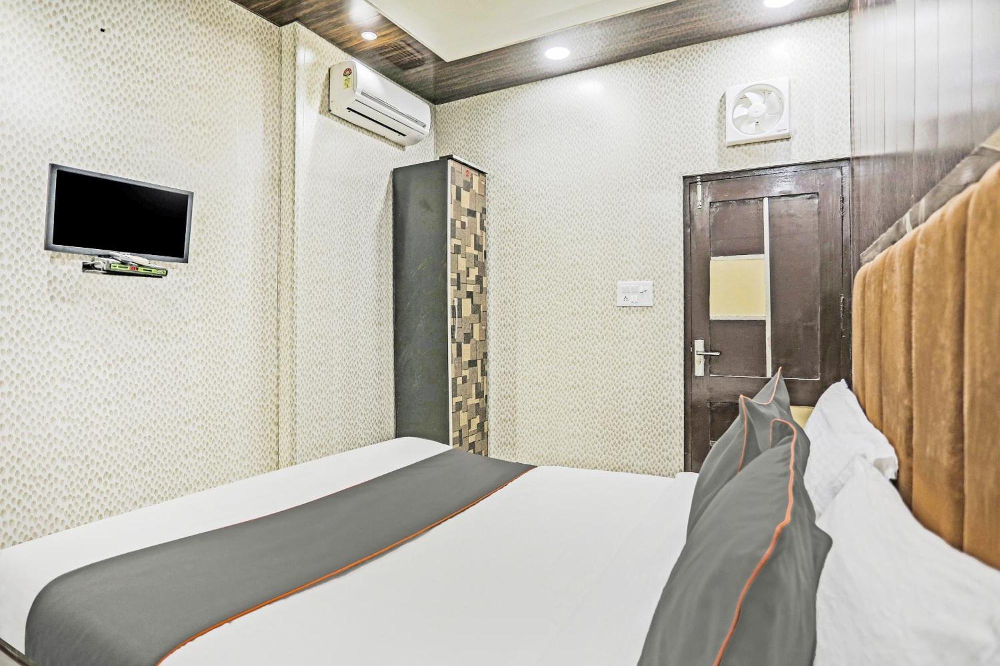 O Kashish Residency Near Model Town Metro Station