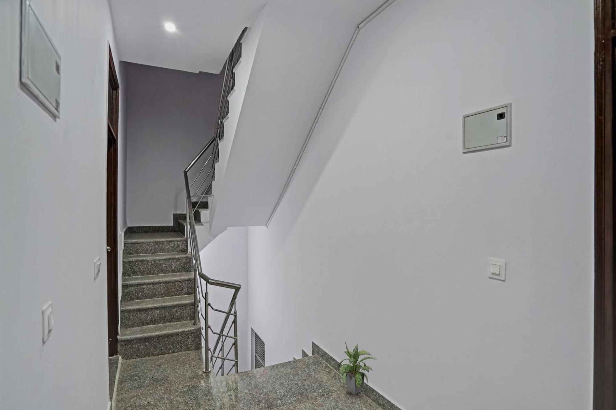 Hotel O Raj Residency 3*