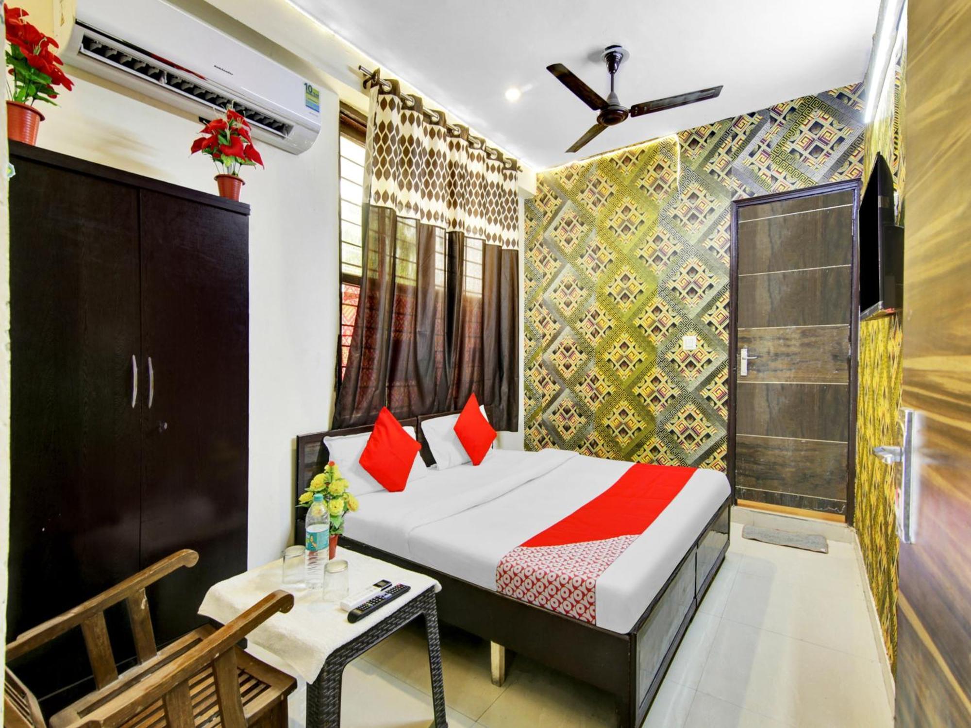 Hotel O Kailash 3*