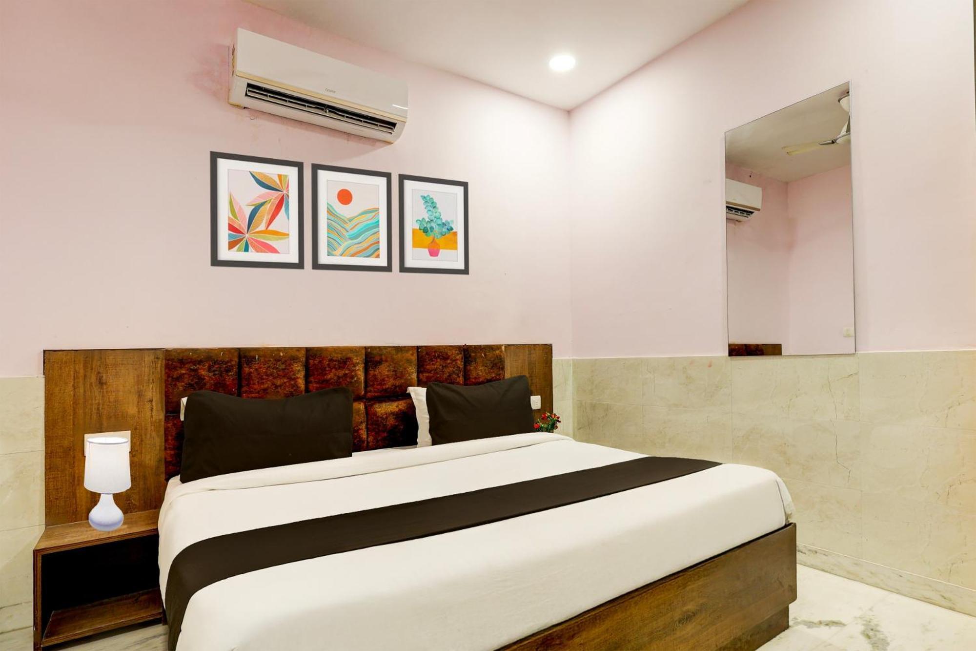 Super O Alipur Hotel 3*