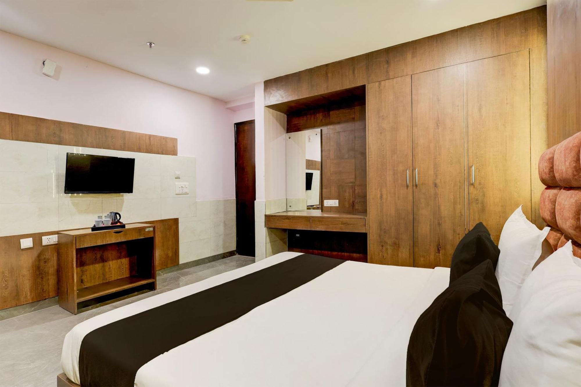 Super O Alipur Hotel Narela