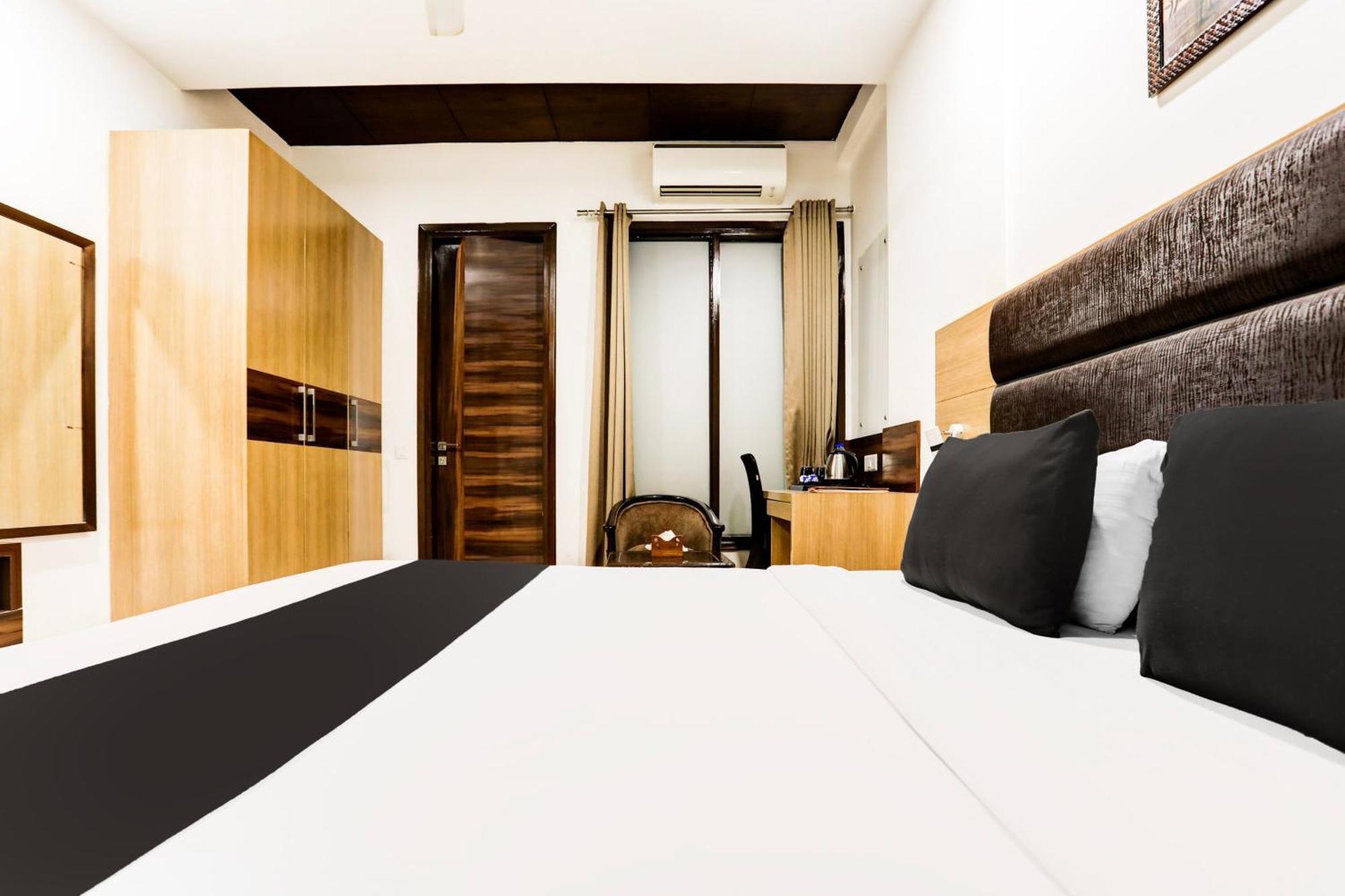 Super O Jmk Hotel