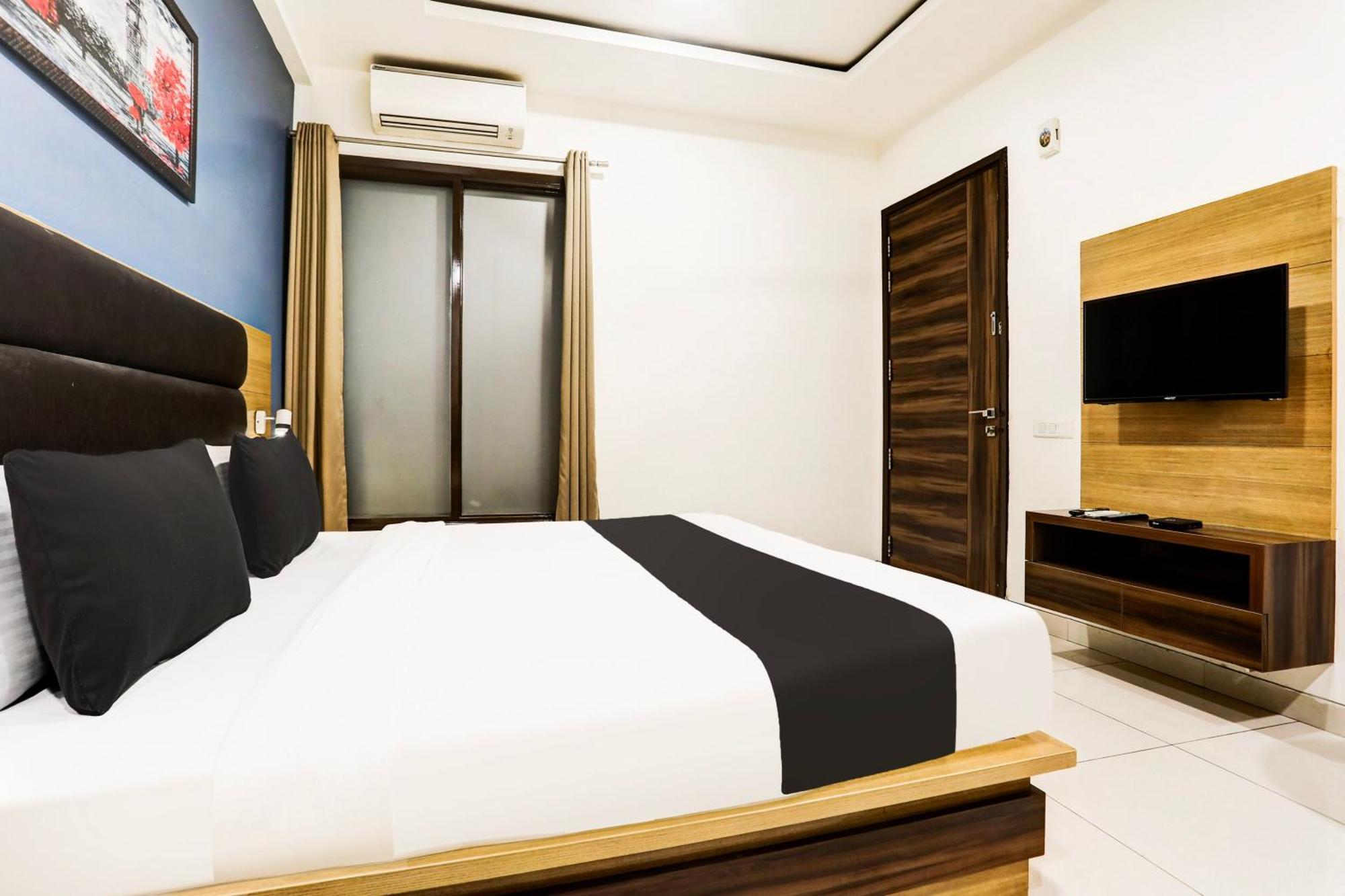 Super O Jmk Hotel New Delhi