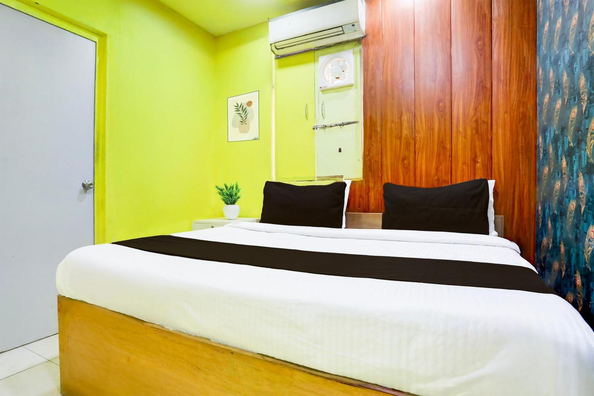 83013 O A K Residency New Delhi