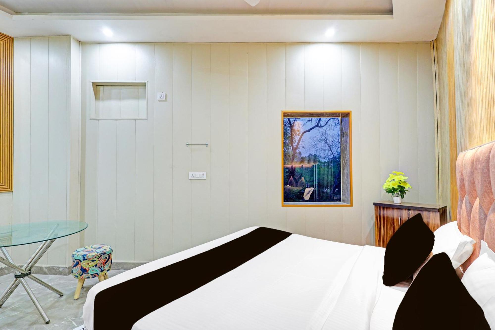 Hotel O Crown