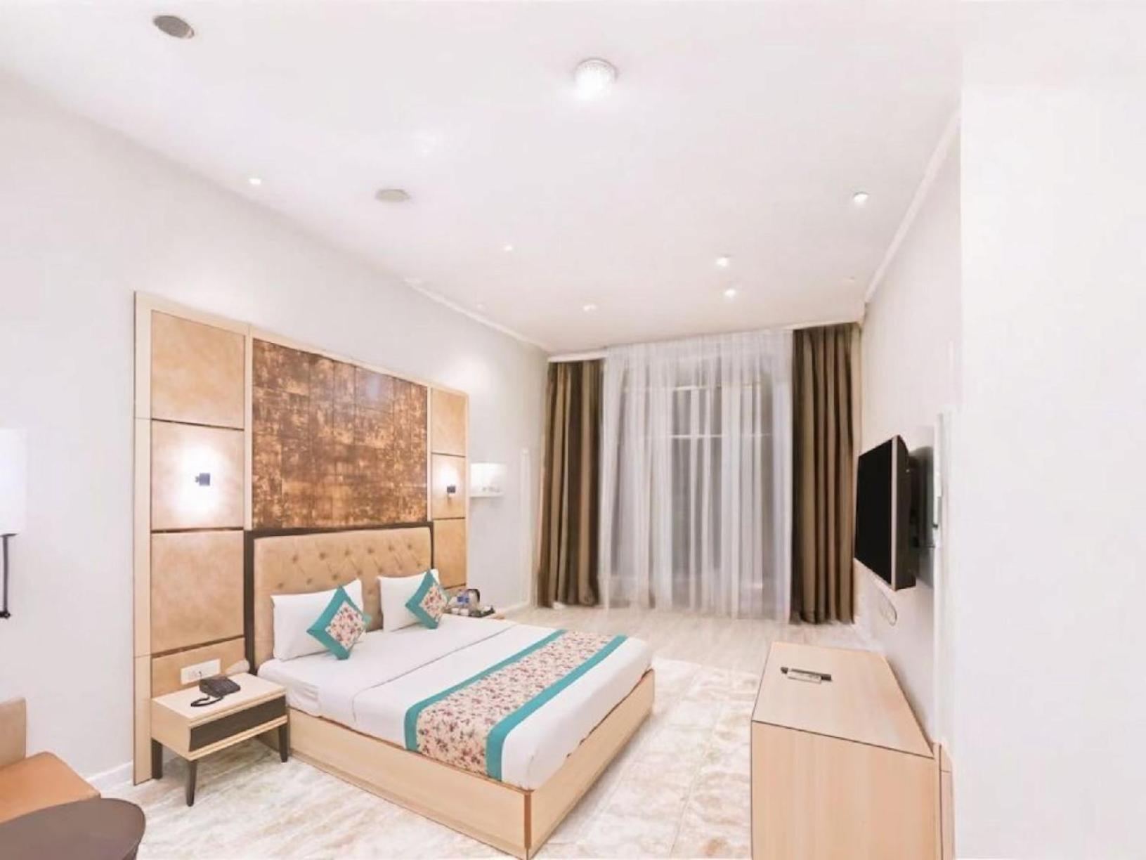 Almora By Almati Group - Near Delhi International Airport With - Free Airport Drop Hotel