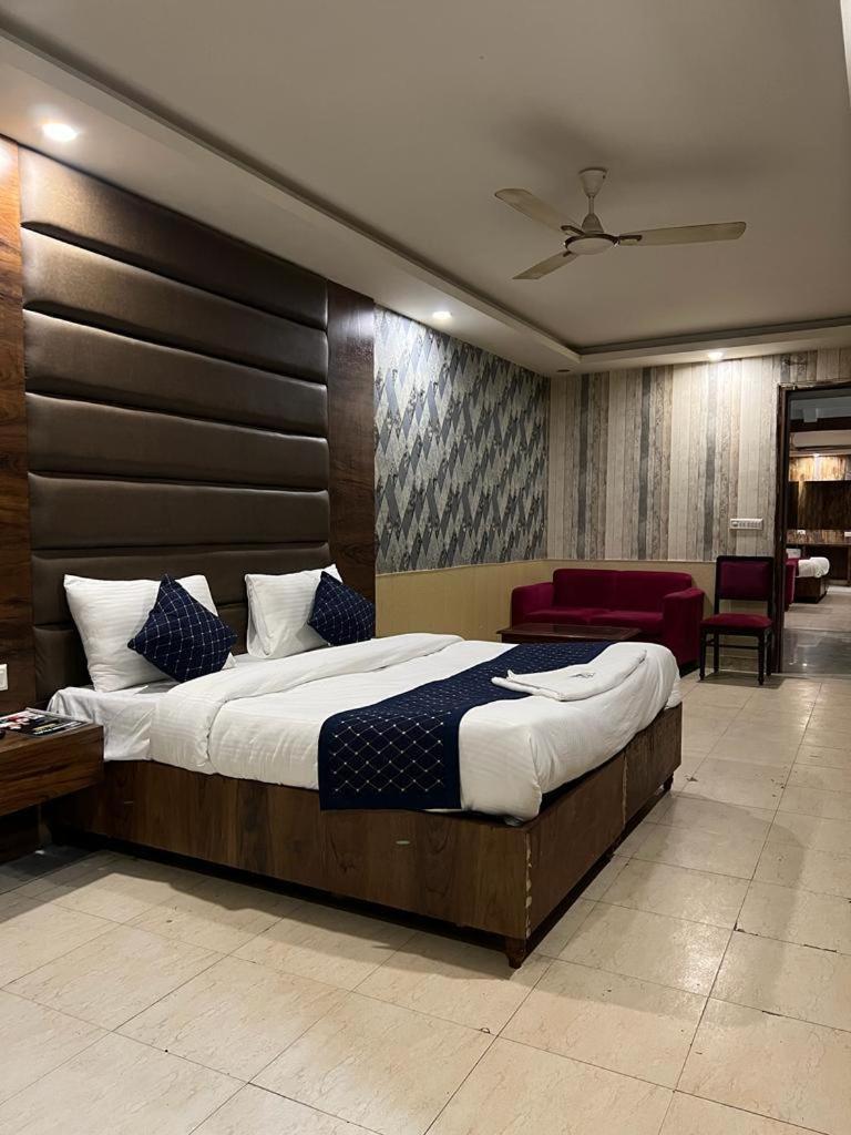 Hanuwant Palace Hotel