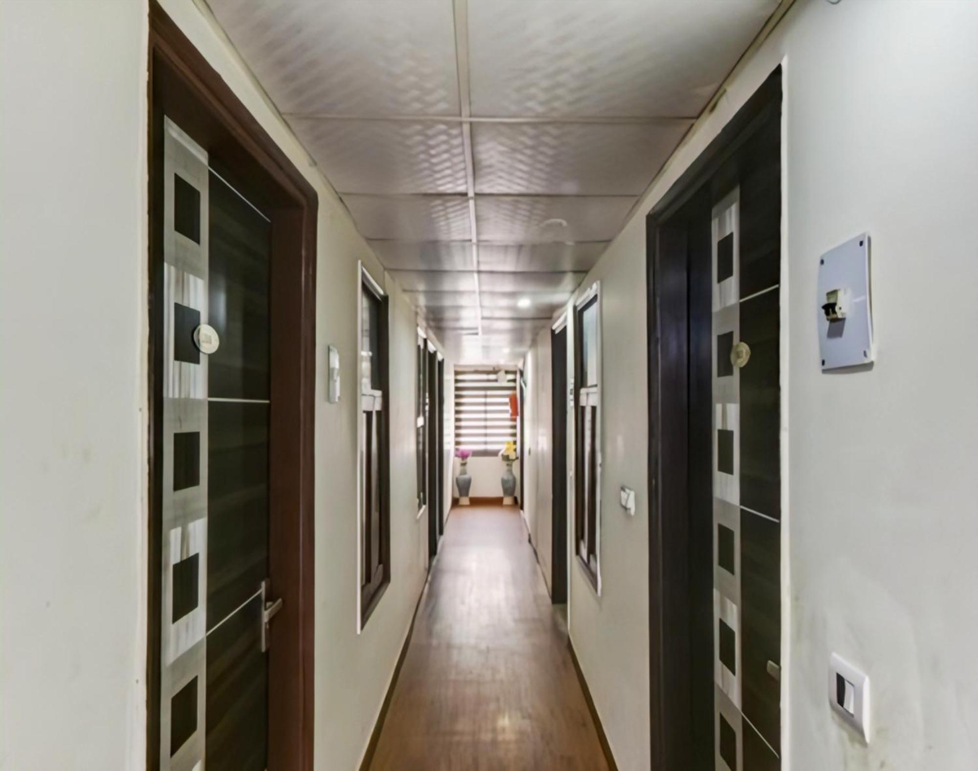 Hotel Mona Regency