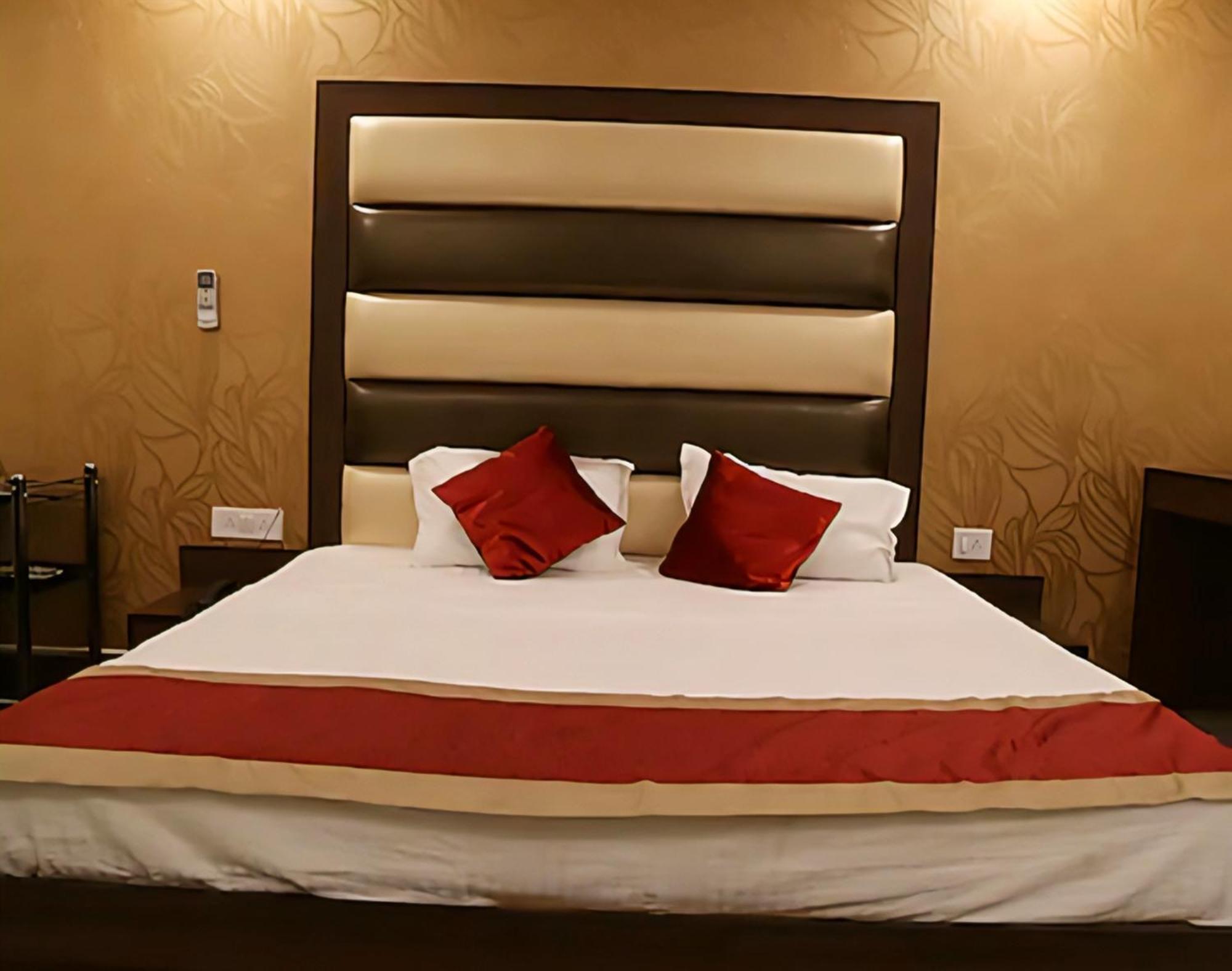 Mona Regency Hotel New Delhi