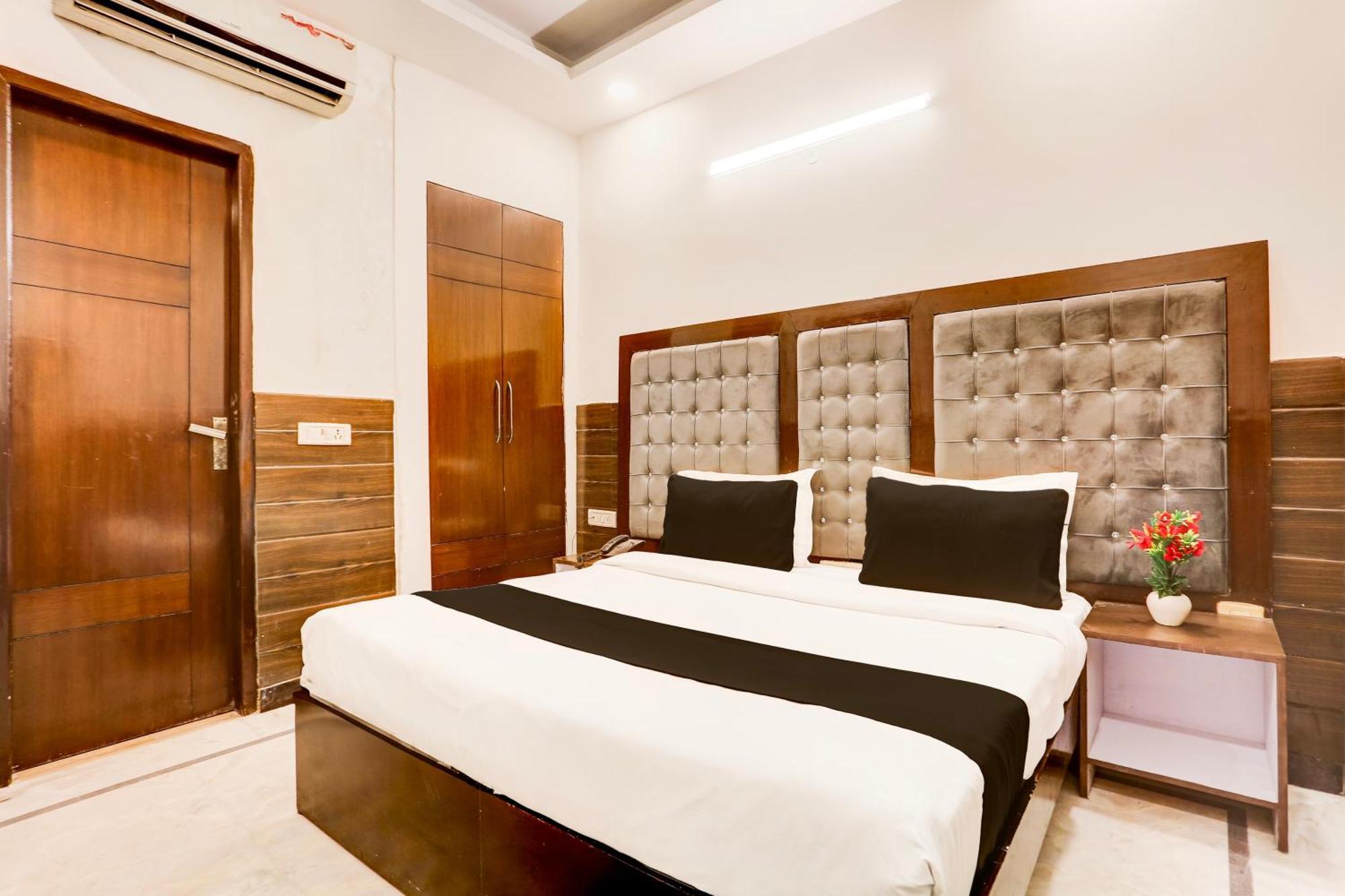 Collection O Mahipalpur Near Airport Formerly Jindal Palace Hotel Nova Deli