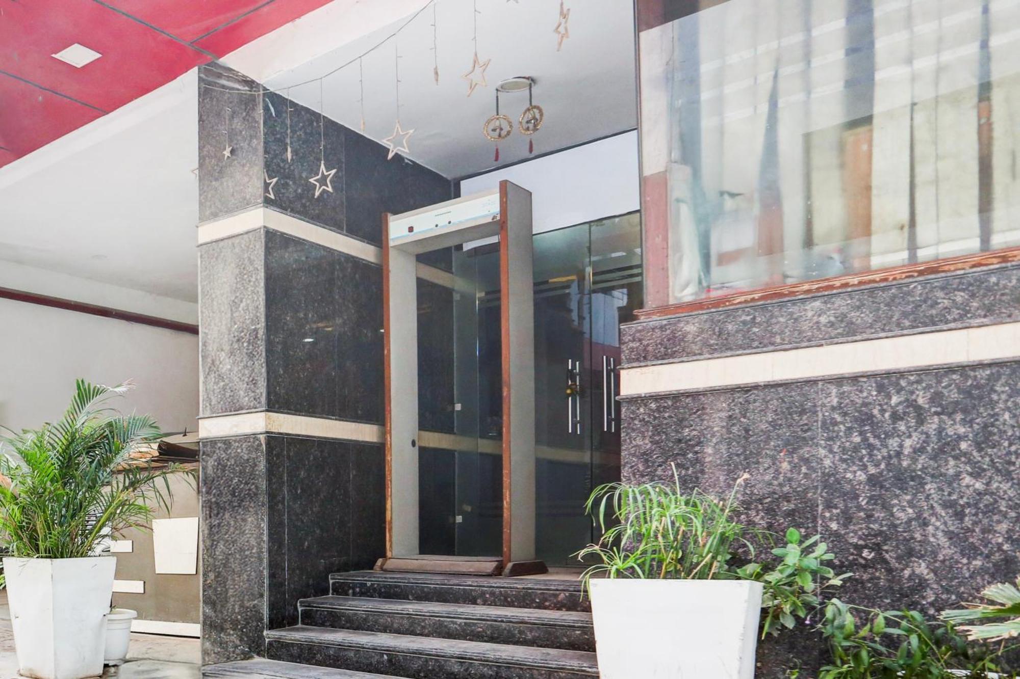 Collection O Mahipalpur Near Airport Formerly Jindal Palace *