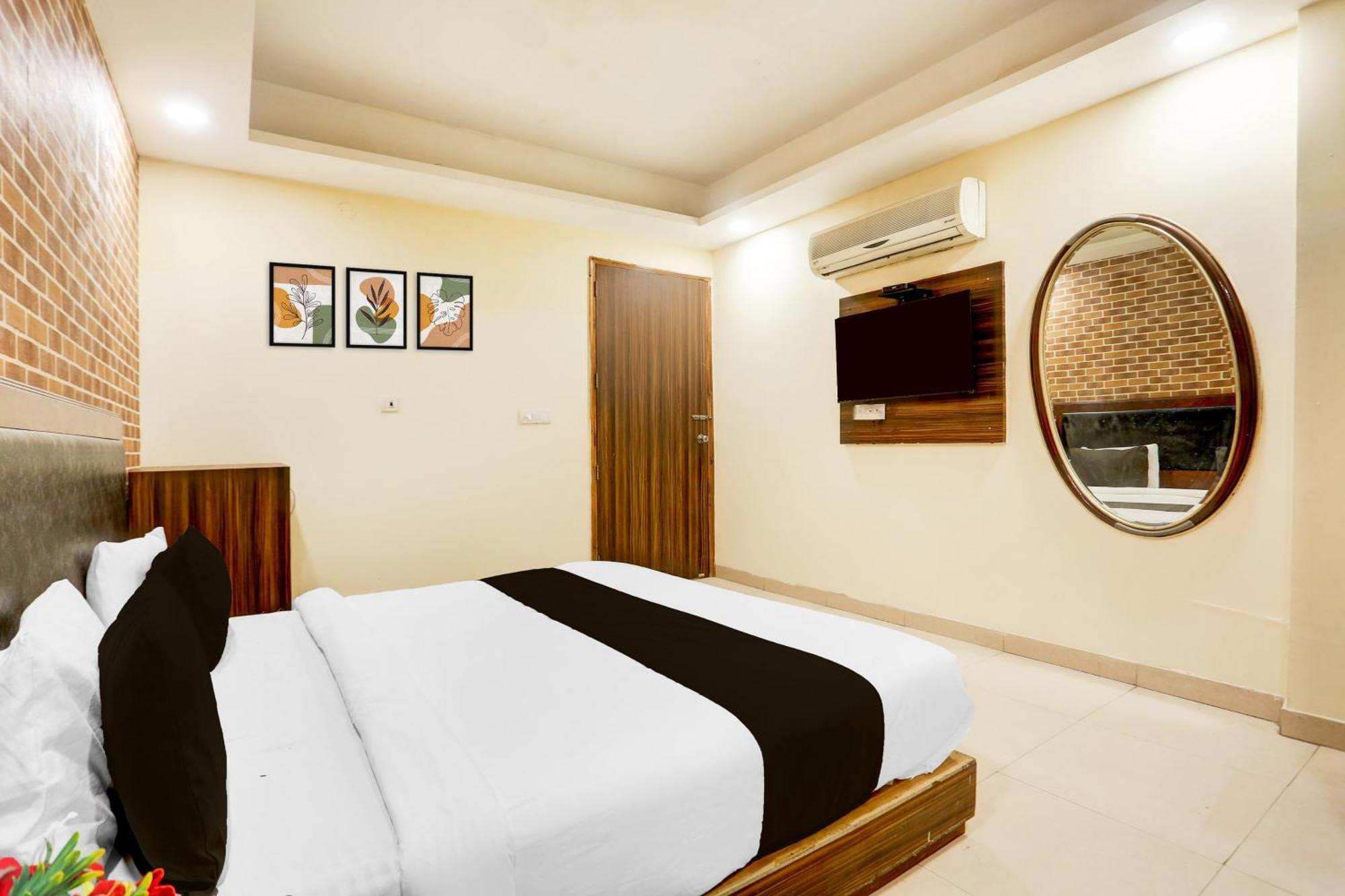 Collection O Mahipalpur Road No 4 Formerly Shubh 3*
