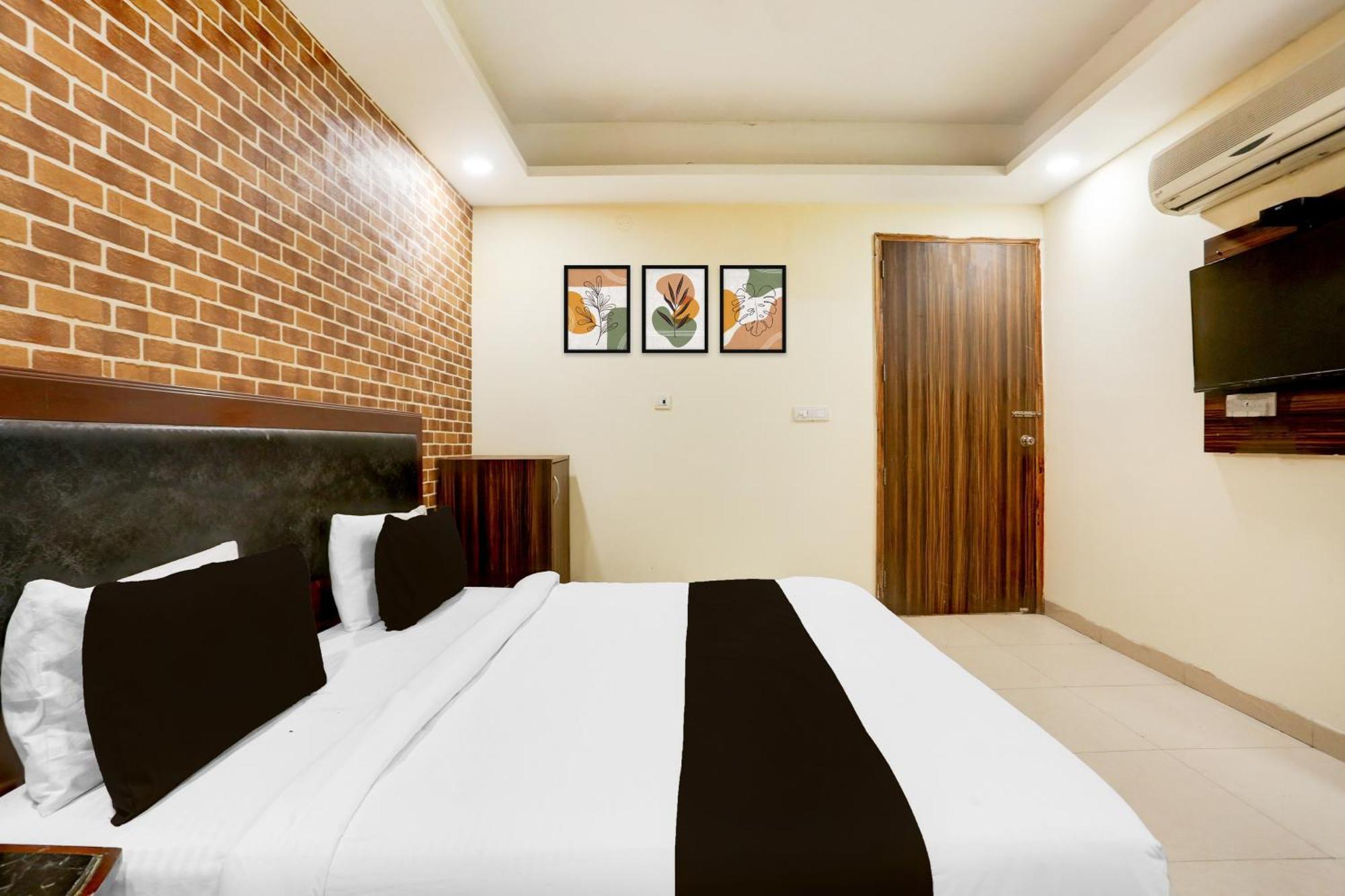 Hotel Collection O Mahipalpur Road No 4 Formerly Shubh 3*