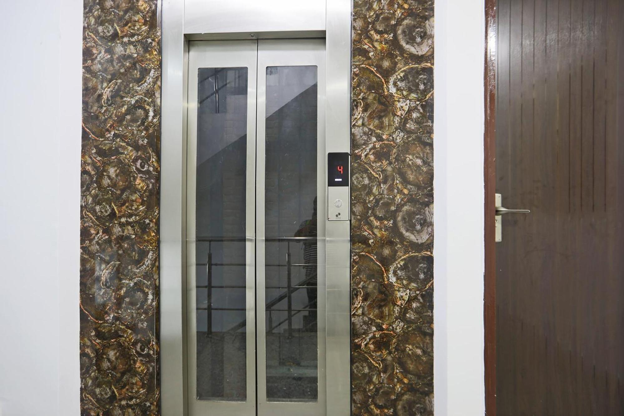 Townhouse South Lawn Hotel 3*
