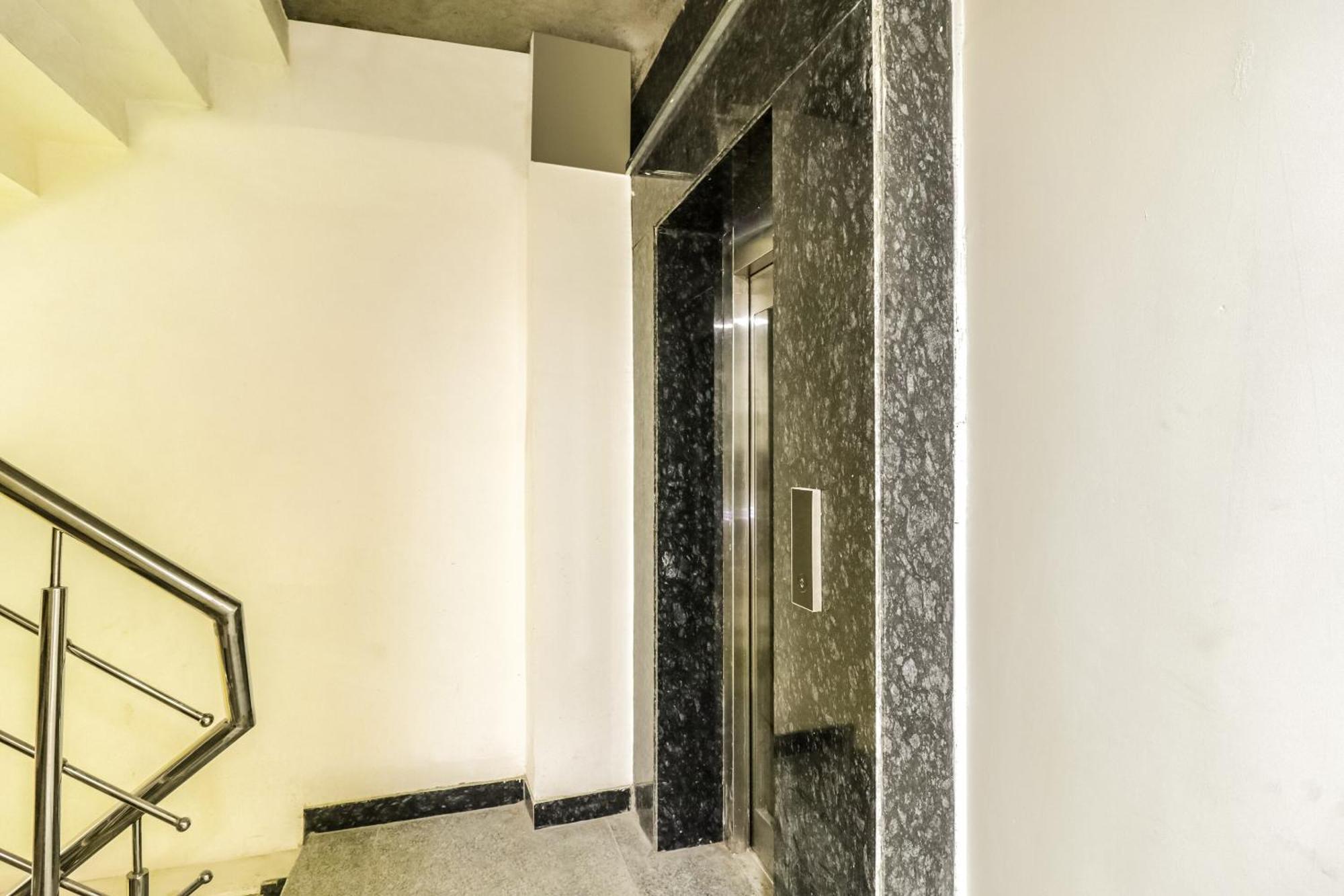 Jps Galaxy Near Pvr Vikaspuri Hotel Delhi (National Capital Territory of India)