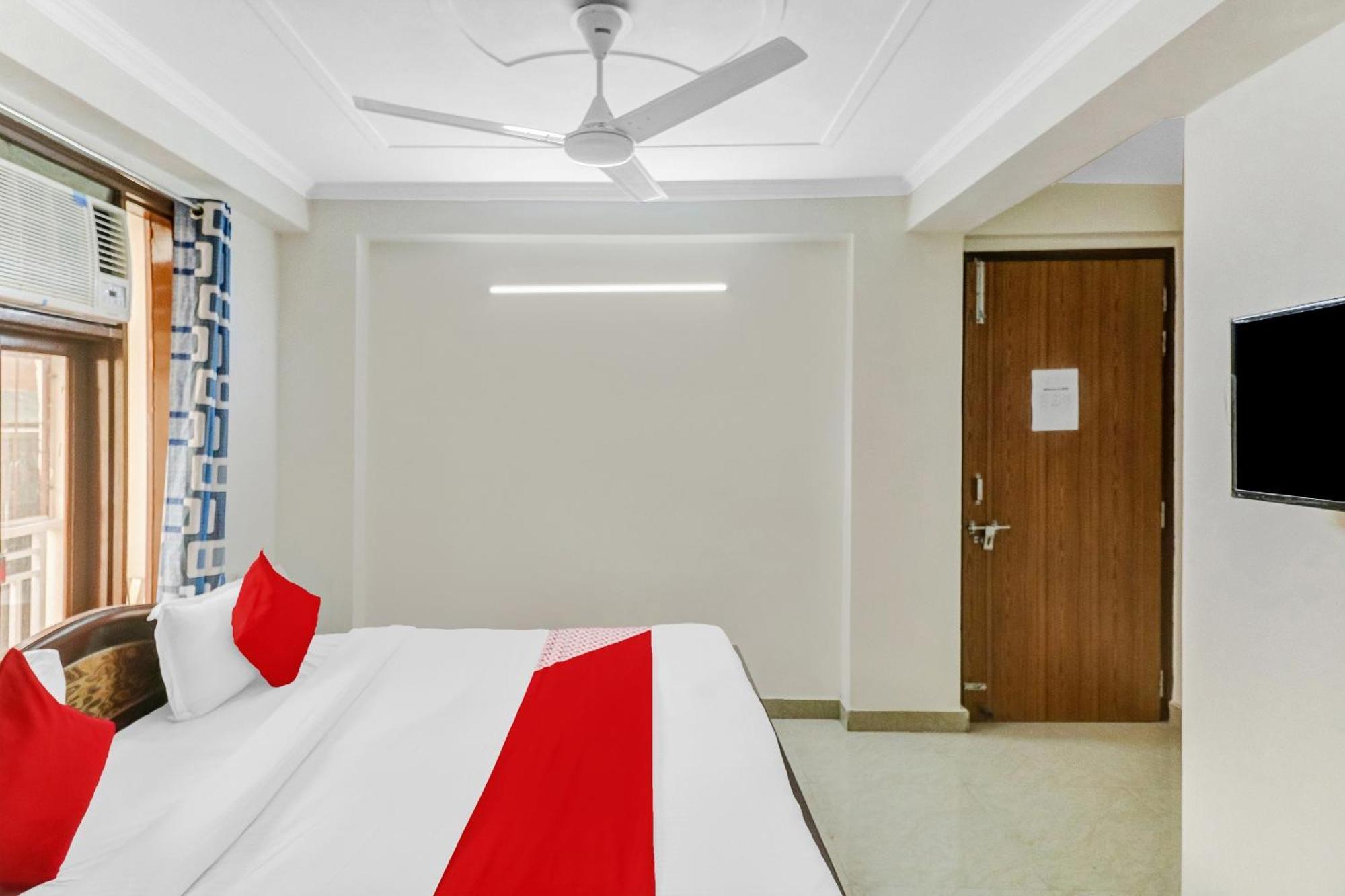 O South Plaza Near Qutab Minar Metro Station Hotel 3*