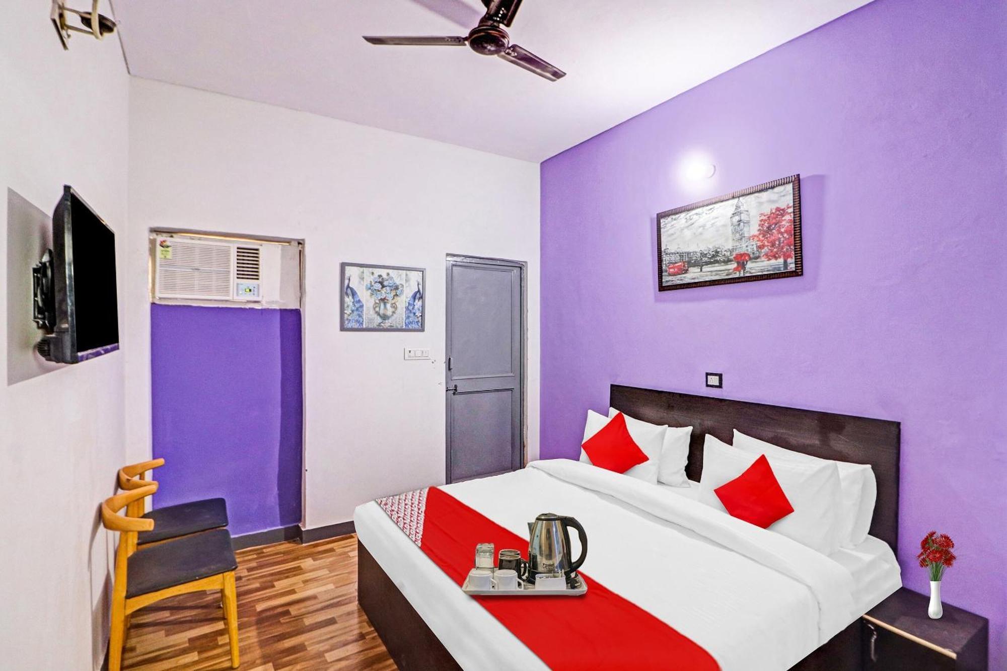 Hotel The Town House Jps Near Live Well Pharmacy