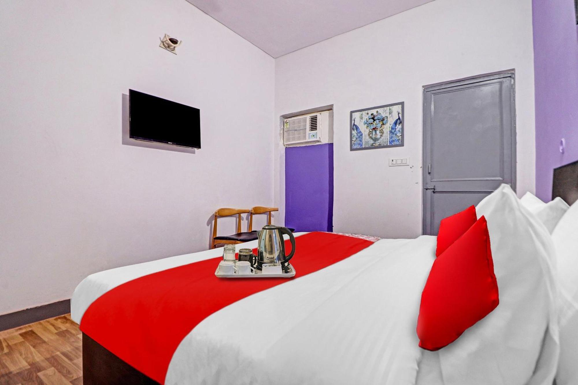 Hotel The Town House Jps Near Live Well Pharmacy 4*