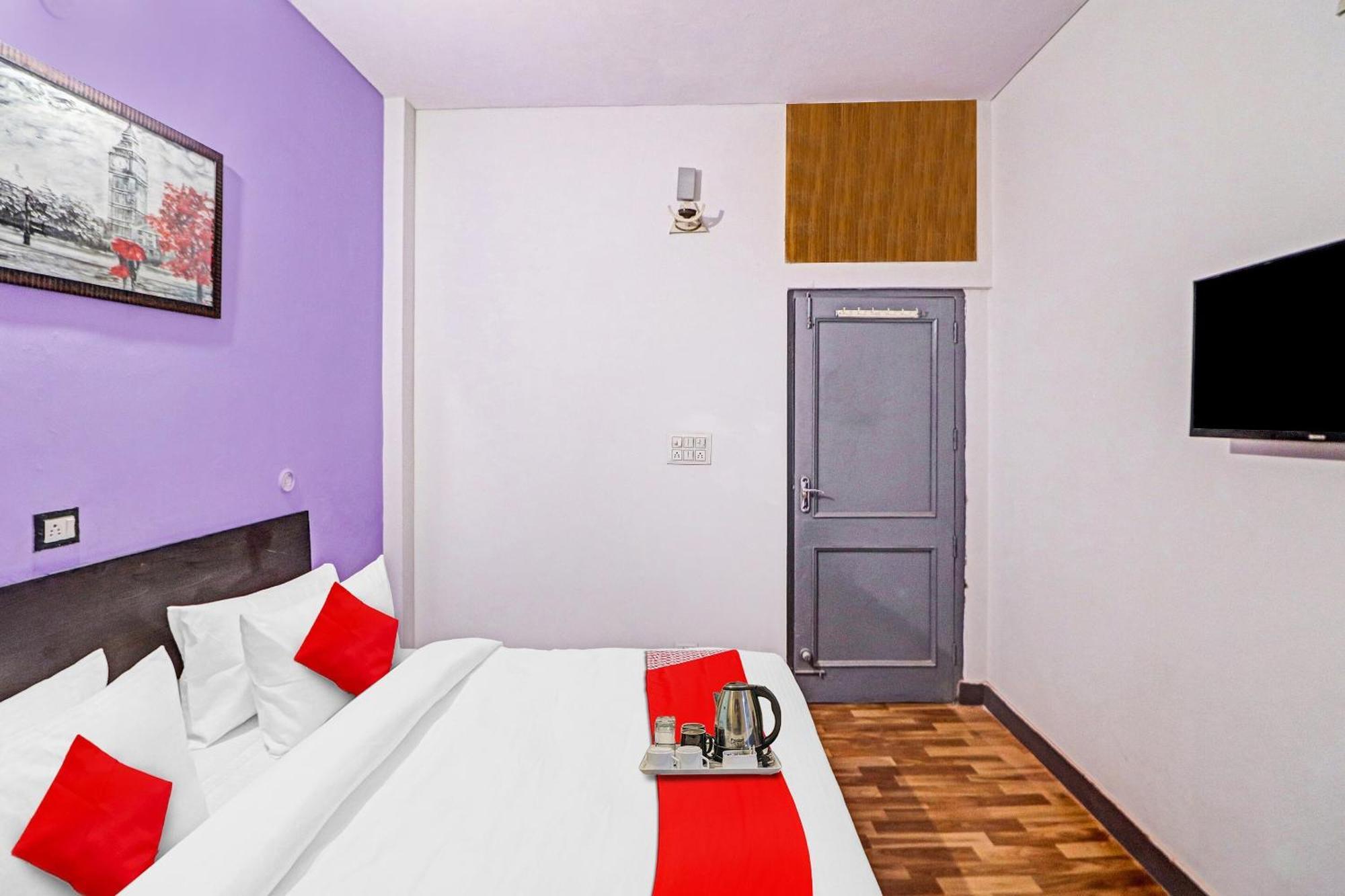 The Town House Jps Near Live Well Pharmacy 4*