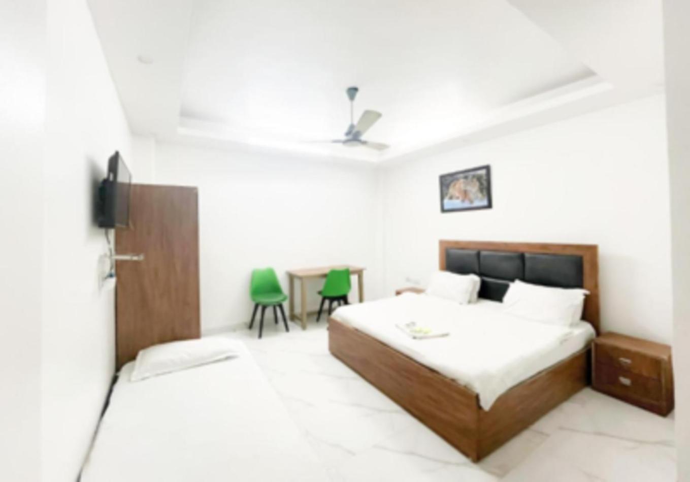 Hotel Kerala Home-5Mint From Hazrat Nizammudin Railway Station New Delhi