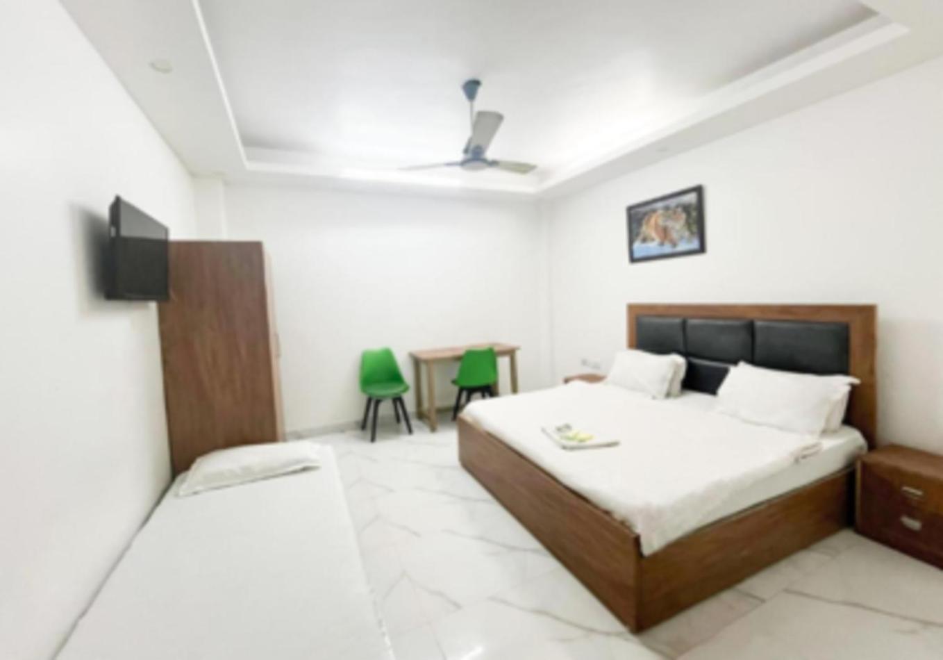Hotel Kerala Home-5Mint From Hazrat Nizammudin Railway Station New Delhi