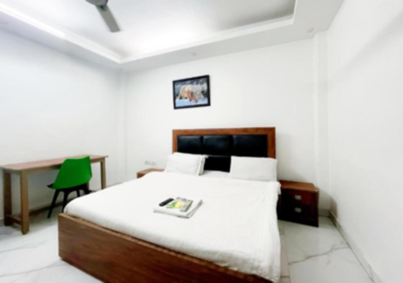 Hotel Kerala Home-5Mint From Hazrat Nizammudin Railway Station