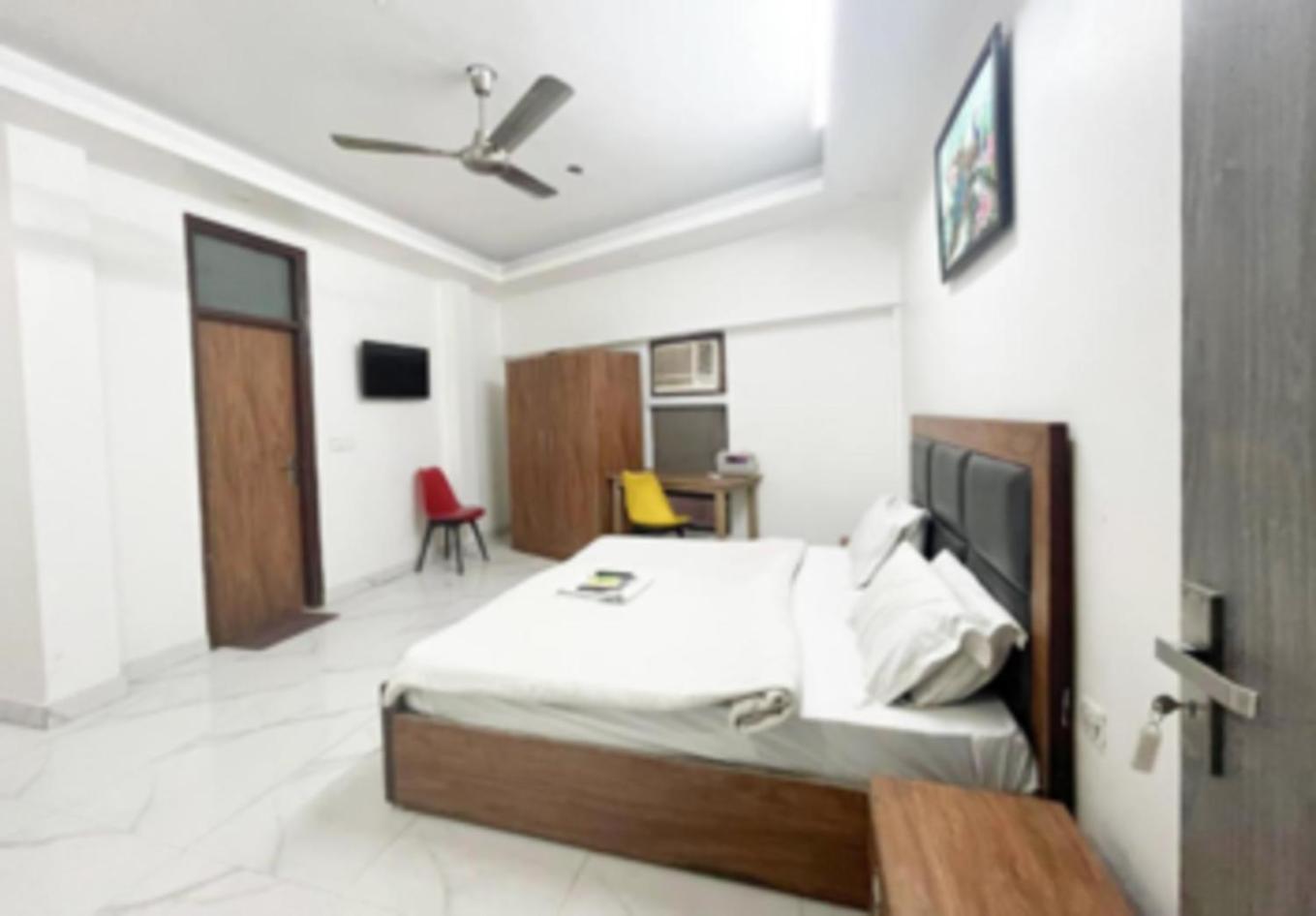 Kerala Home-5Mint From Hazrat Nizammudin Railway Station Hotel New Delhi