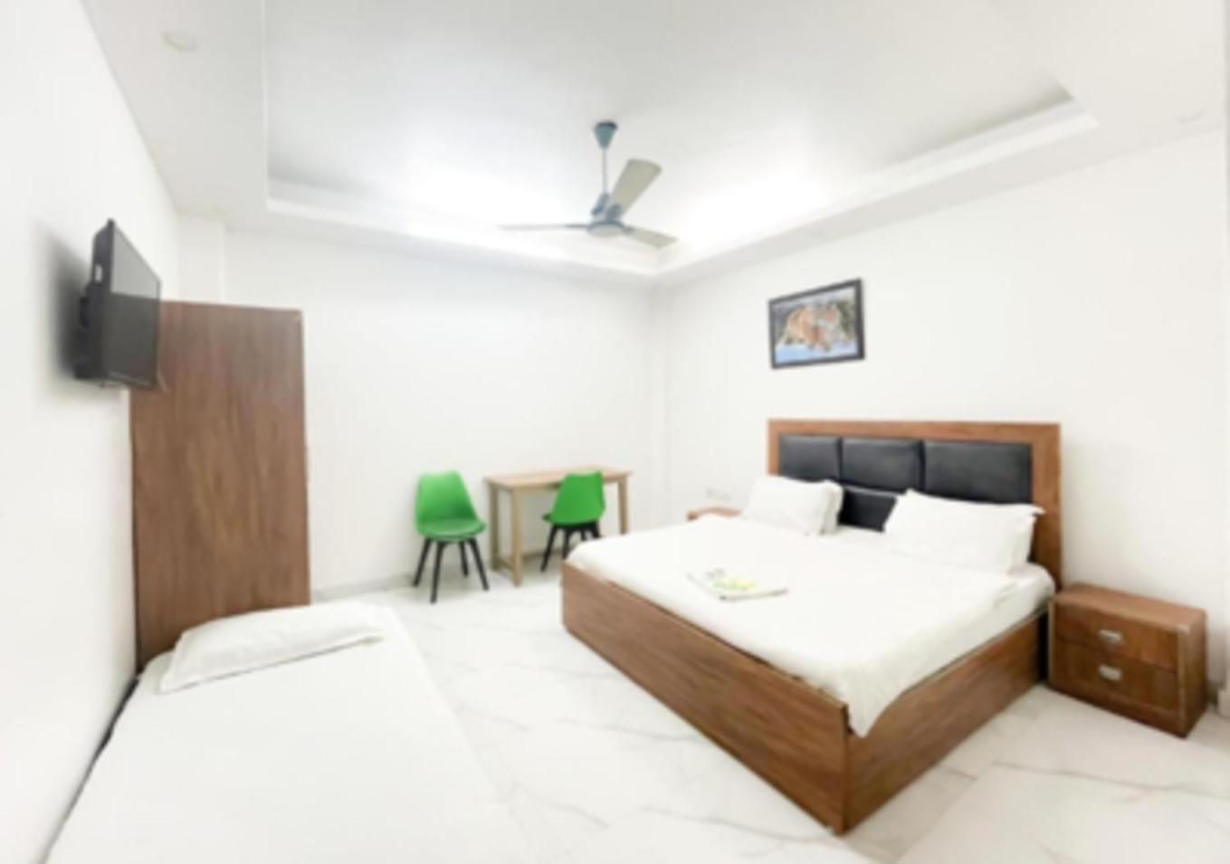 Hotel Kerala Home-5Mint From Hazrat Nizammudin Railway Station New Delhi