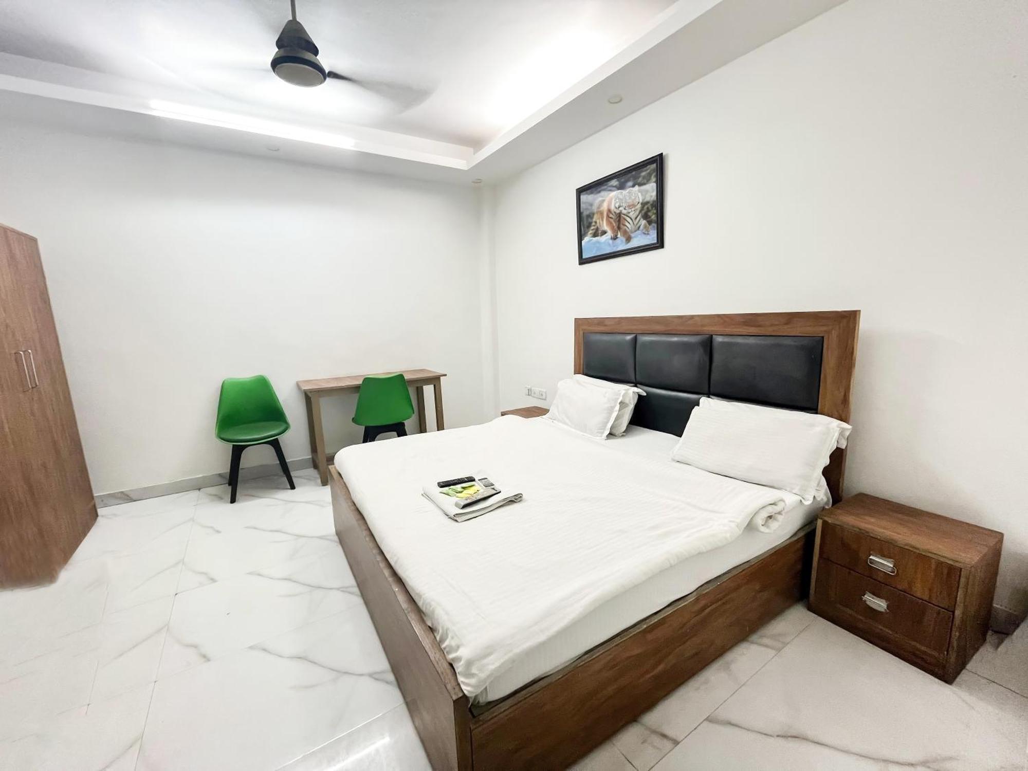 Hotel Kerala Home-5Mint From Hazrat Nizammudin Railway Station 2*