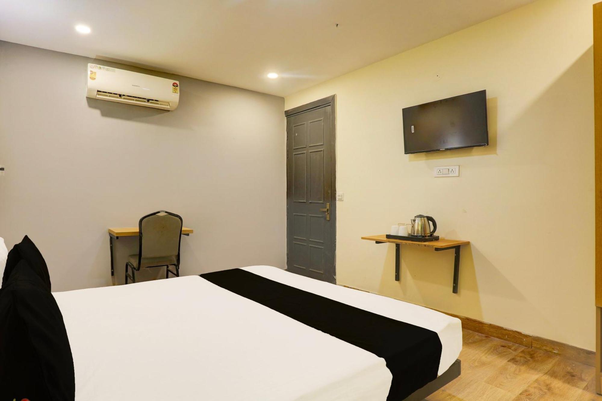 Super O Near Uttam Nagar East Metro * New Delhi