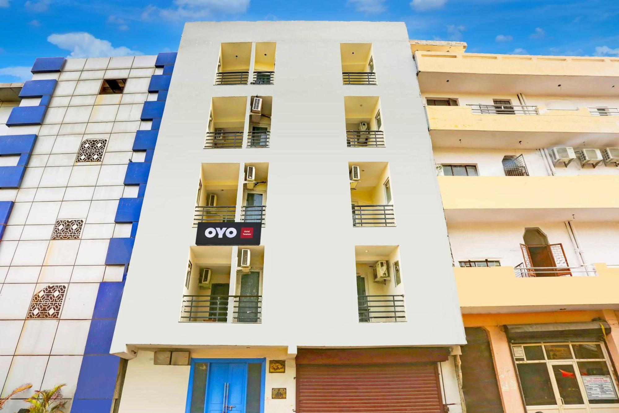 Super O Near Uttam Nagar East Metro Hotel