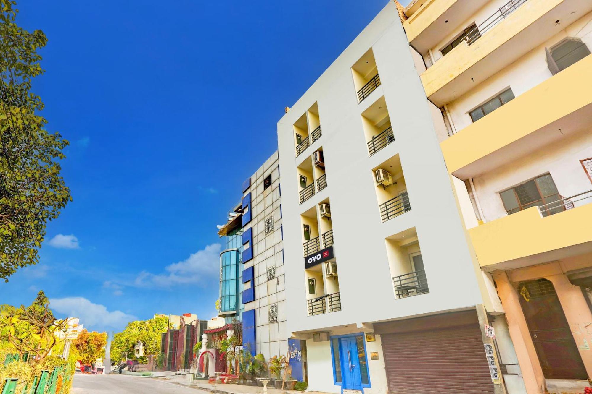 Super O Near Uttam Nagar East Metro Hotel New Delhi