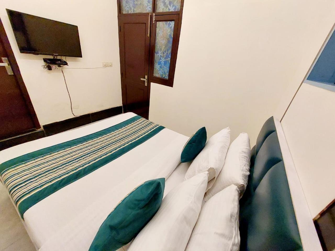 Khusbu Residency, Park Market Hotel New Delhi