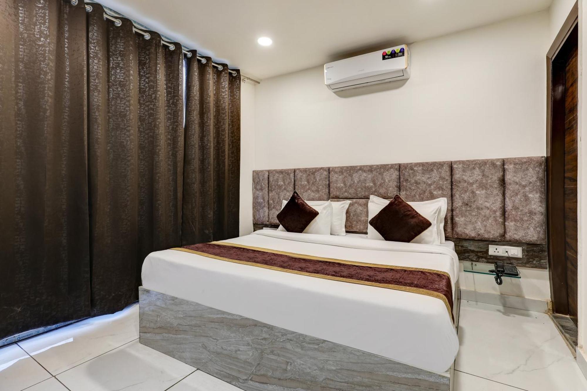 Airport Near Yashobhumi Hotel New Delhi