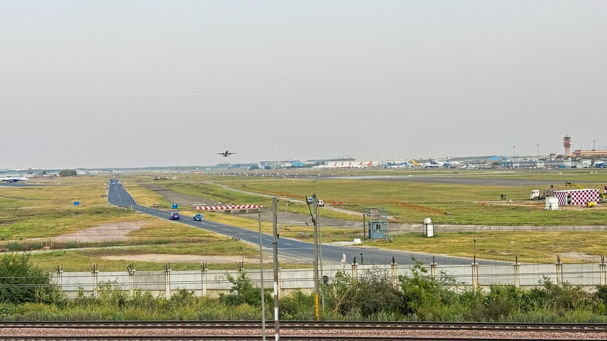 Airport Near Yashobhumi