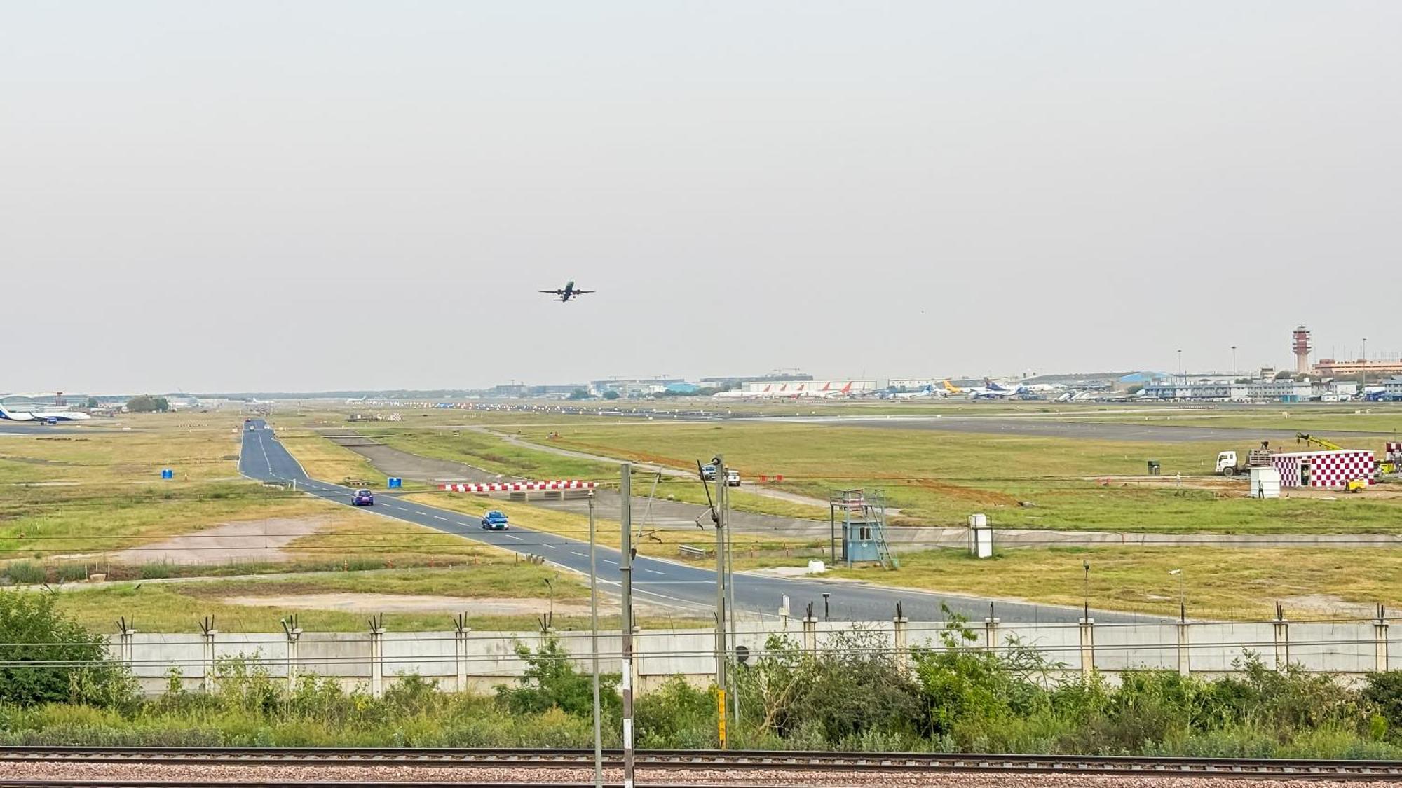 Airport Near Yashobhumi 3*