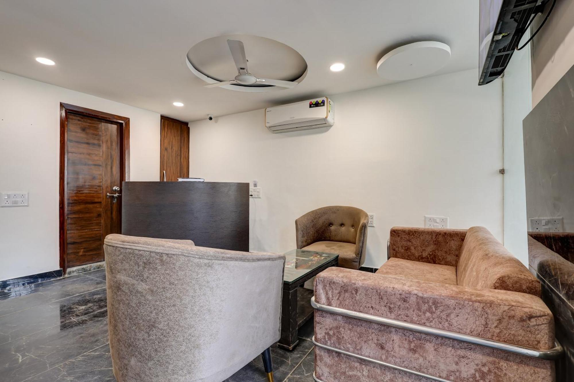 Hotel Airport Near Yashobhumi 3*