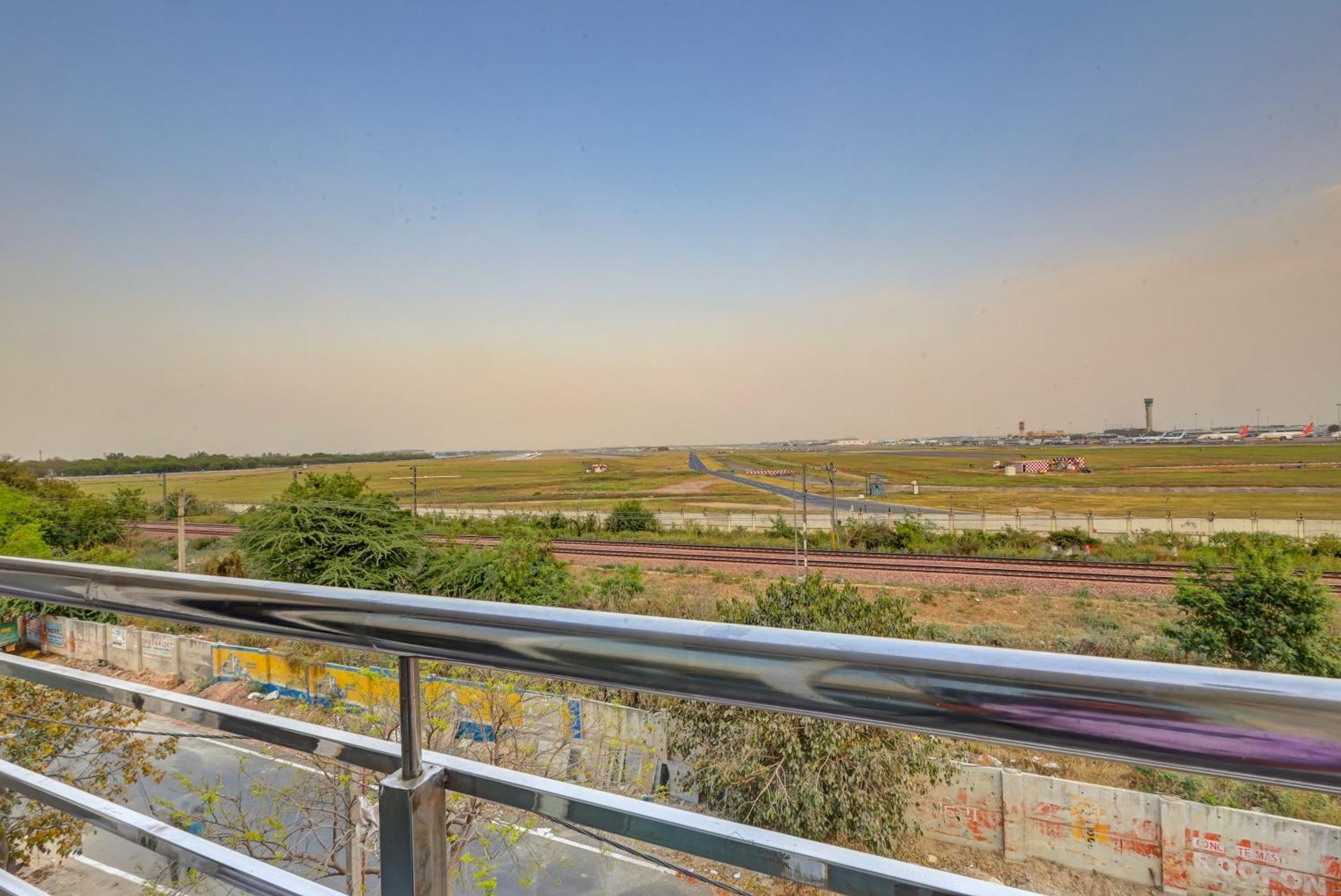 Airport Near Yashobhumi New Delhi