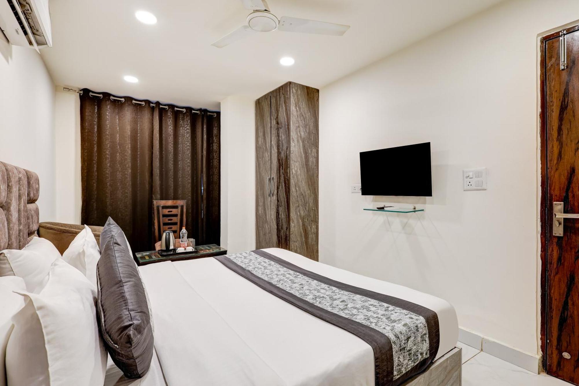 Hotel Airport Near Yashobhumi