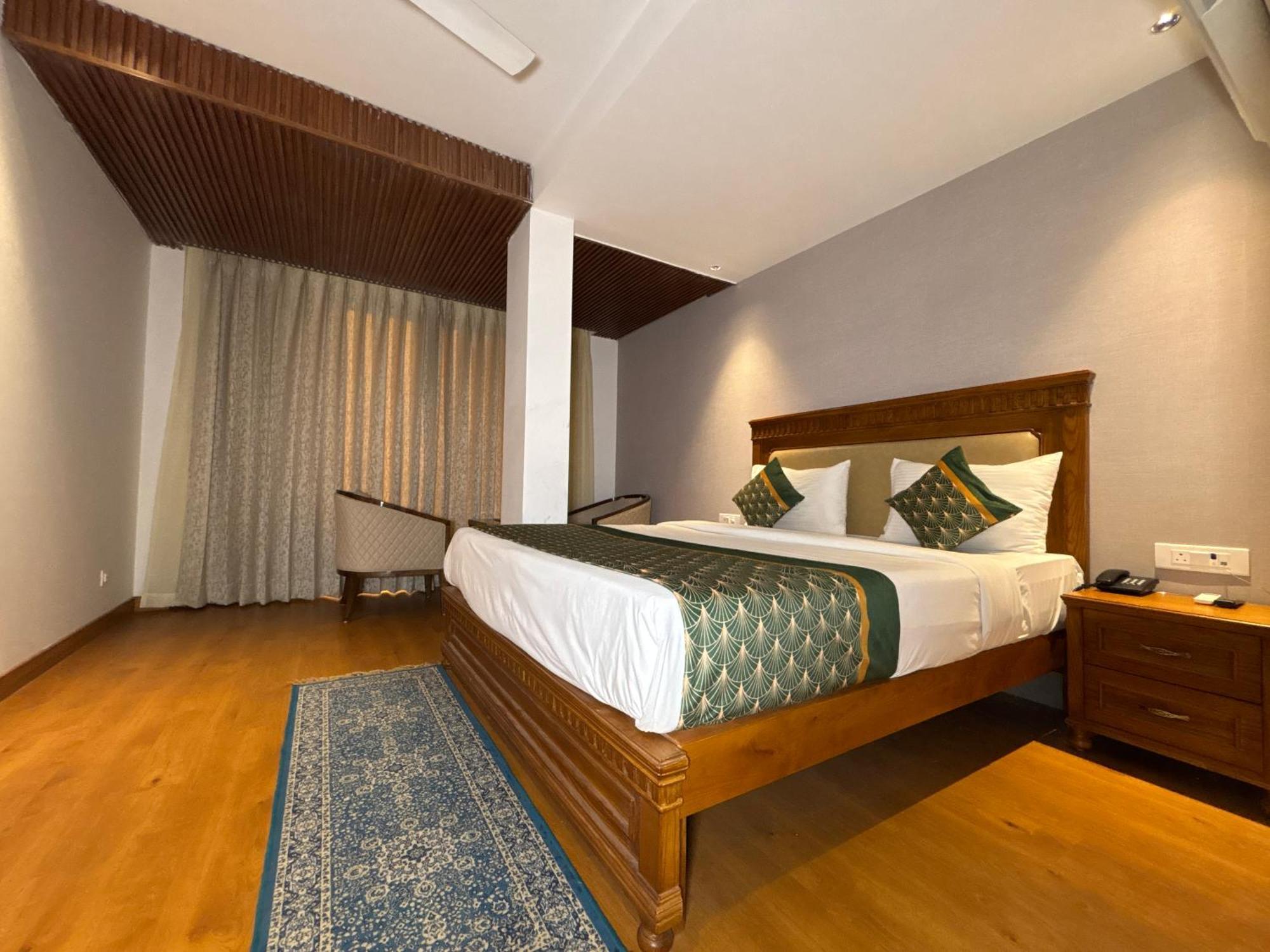 Arch The Lohias Hotel New Delhi