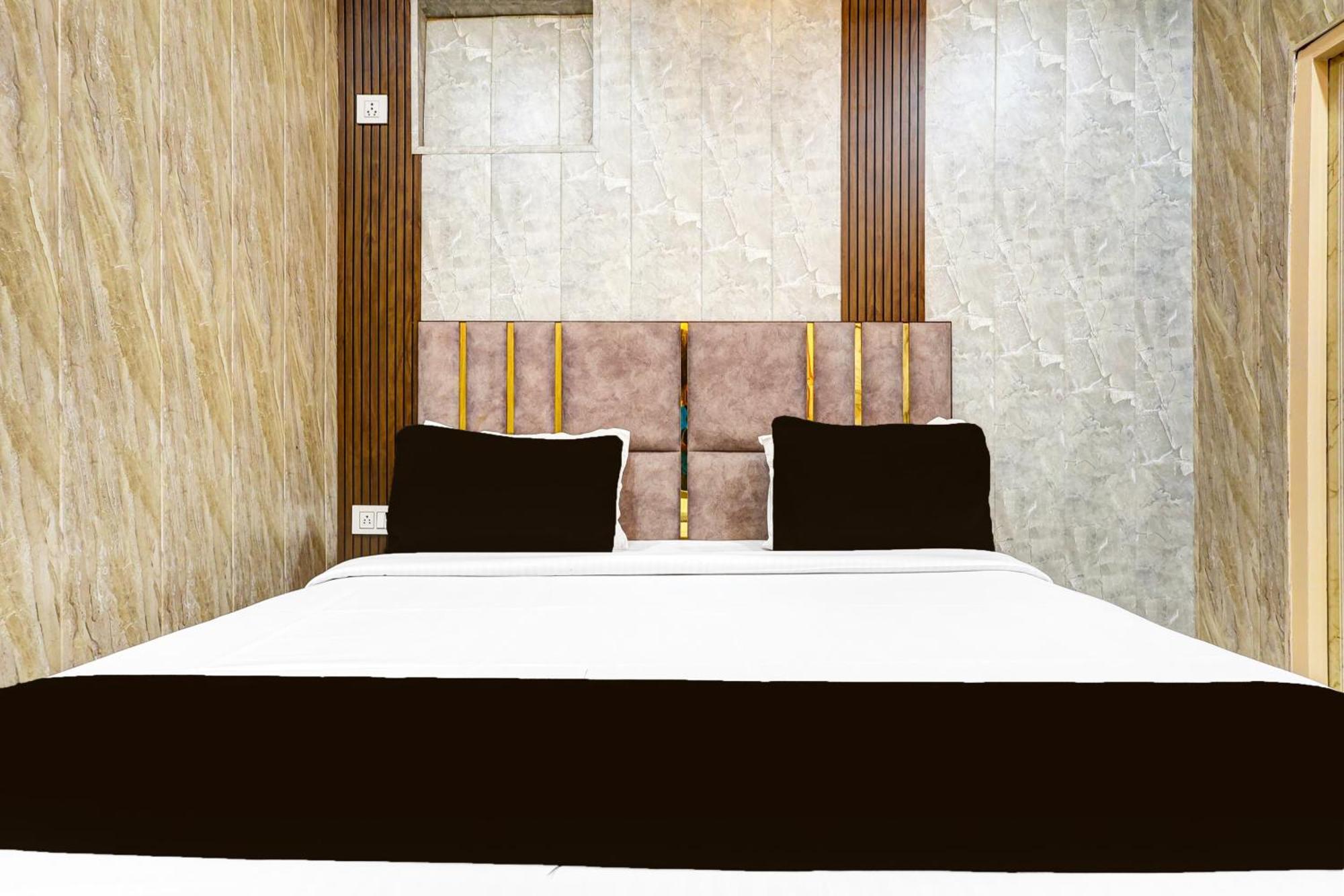 O Crown * New Delhi