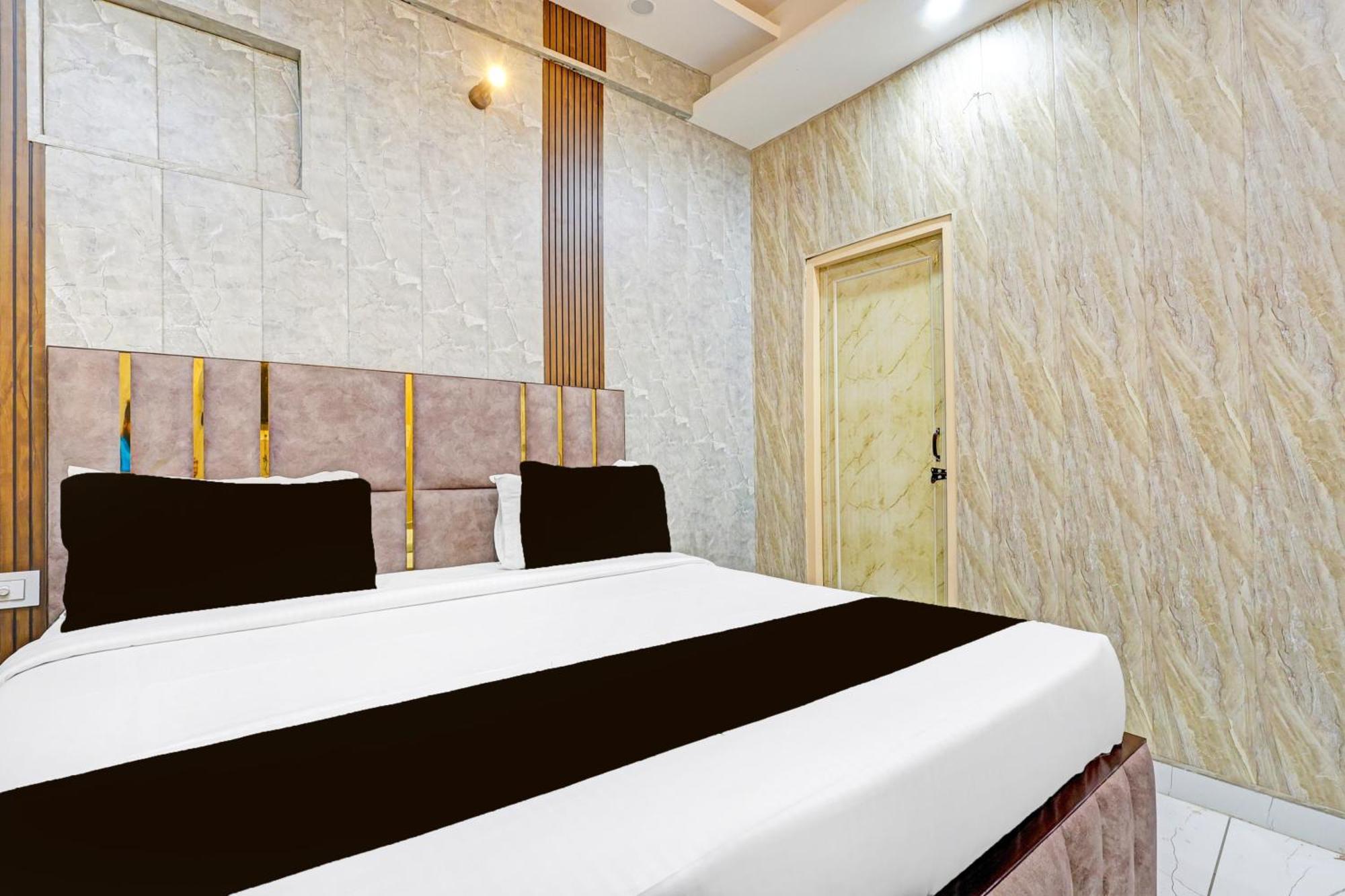 O Crown Hotel